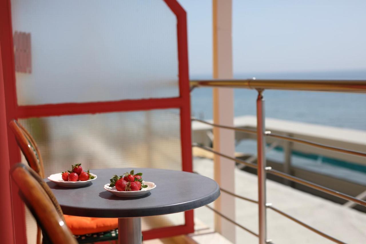 Conte Cristo Suites Paralía Dış mekan fotoğraf